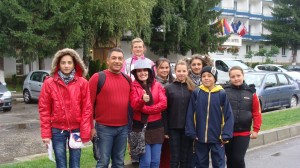 Grupul in fata hotelului din Poiana Brasov